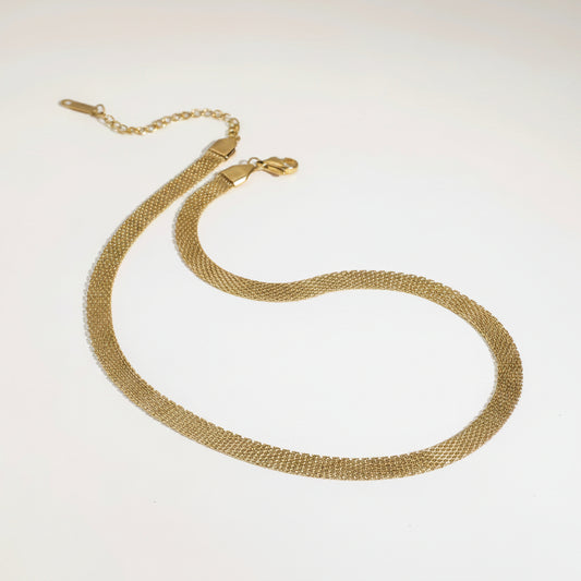 Diferente Necklace