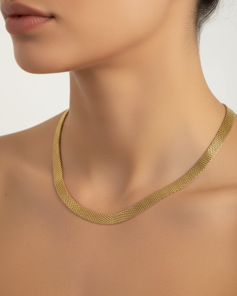 Diferente Necklace
